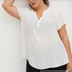Torrid Size 5 White Georgette Pullover Blouse Short Sleeves and V-Neckline